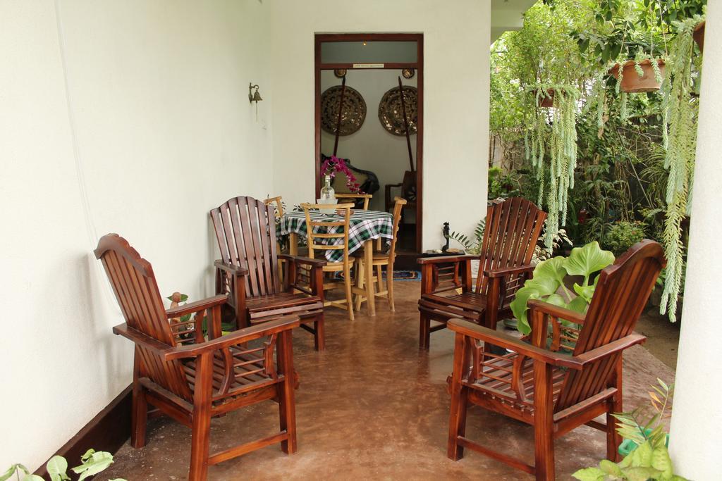Hotel Weerakoon Garden Guest Hikkaduwa Exterior foto